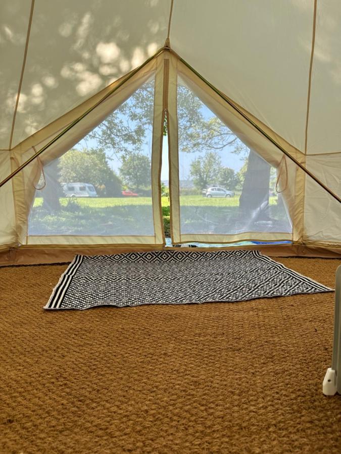 Rosabell Bell Tent At Herigerbi Park Grantham Exteriér fotografie